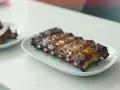 Pyszne żeberka w sosie barbecue, idealne na letni grill.